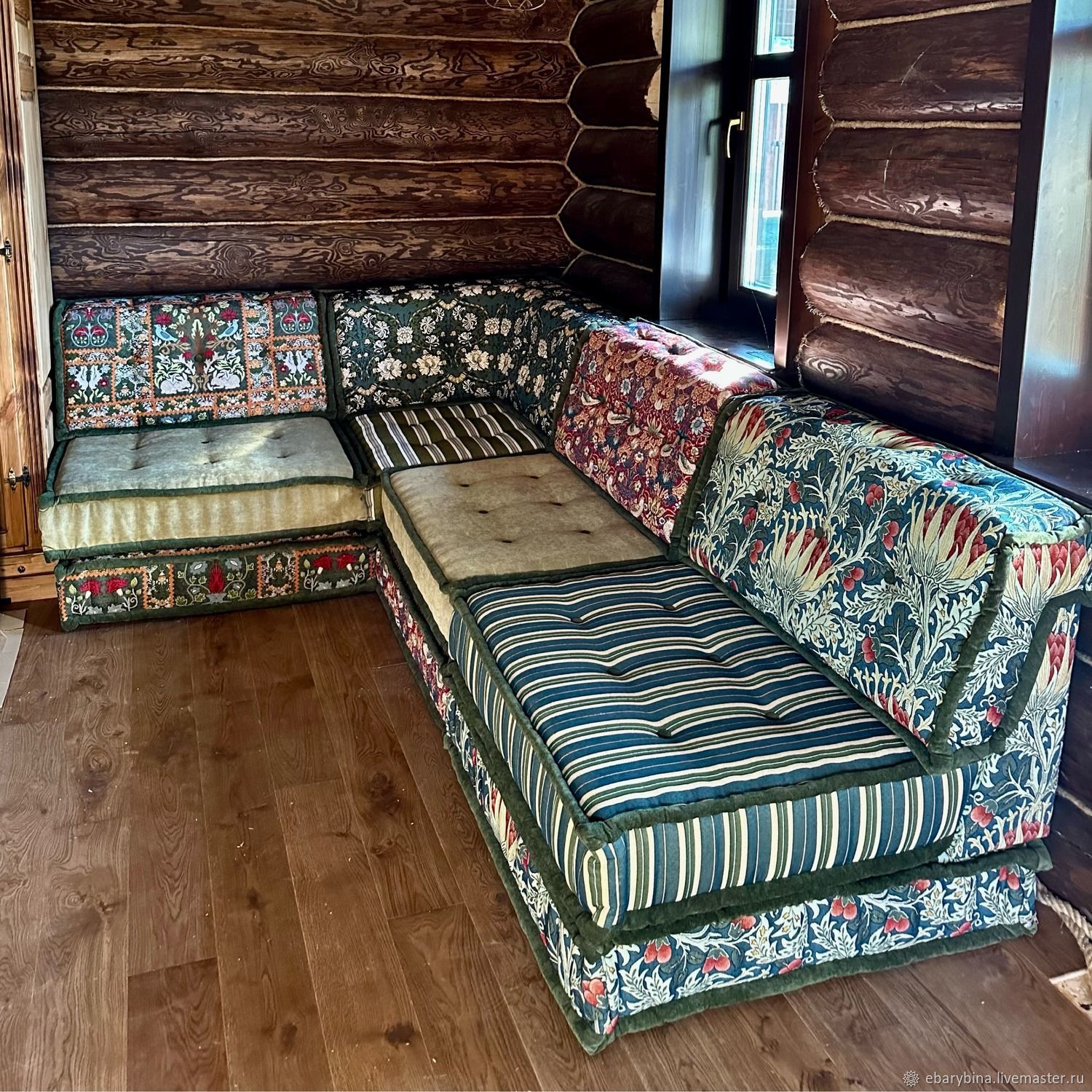 Диван Маджонг в ткани по мотивам Уильяма Морриса