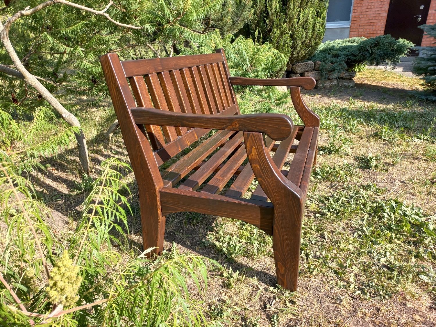 Диван деревянный