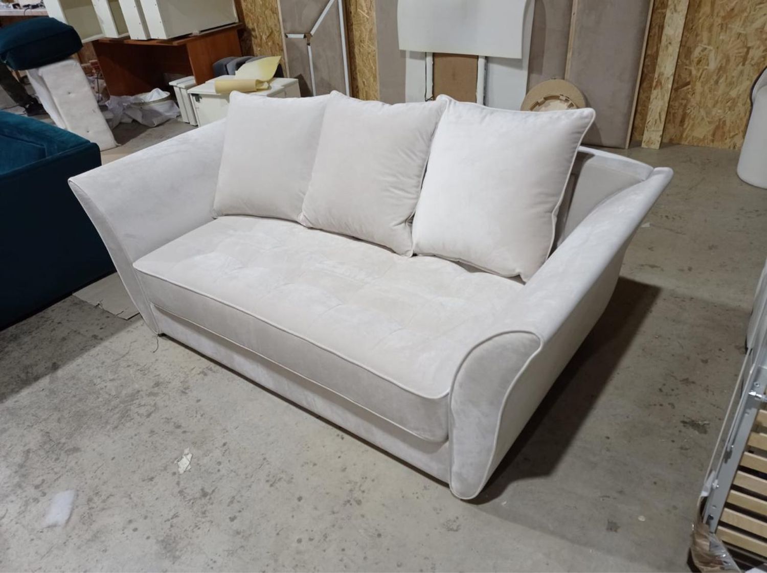 Диван прямой в наличии