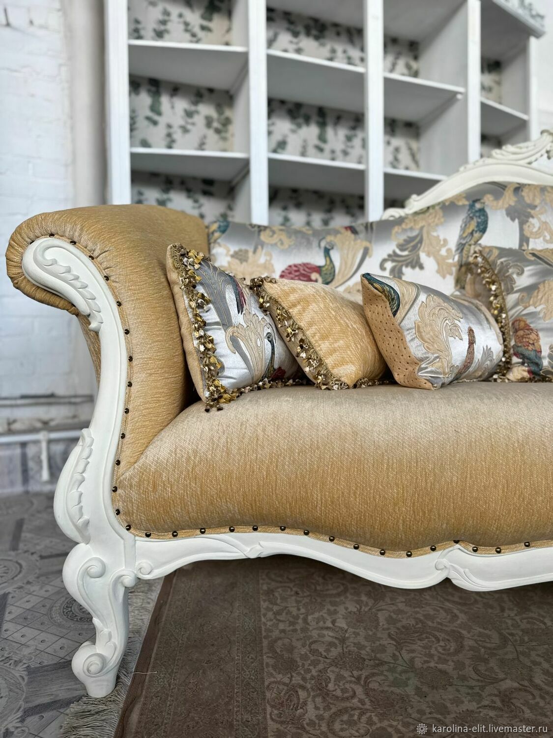 Диван новый в стиле Барокко, Италия, дерево бук