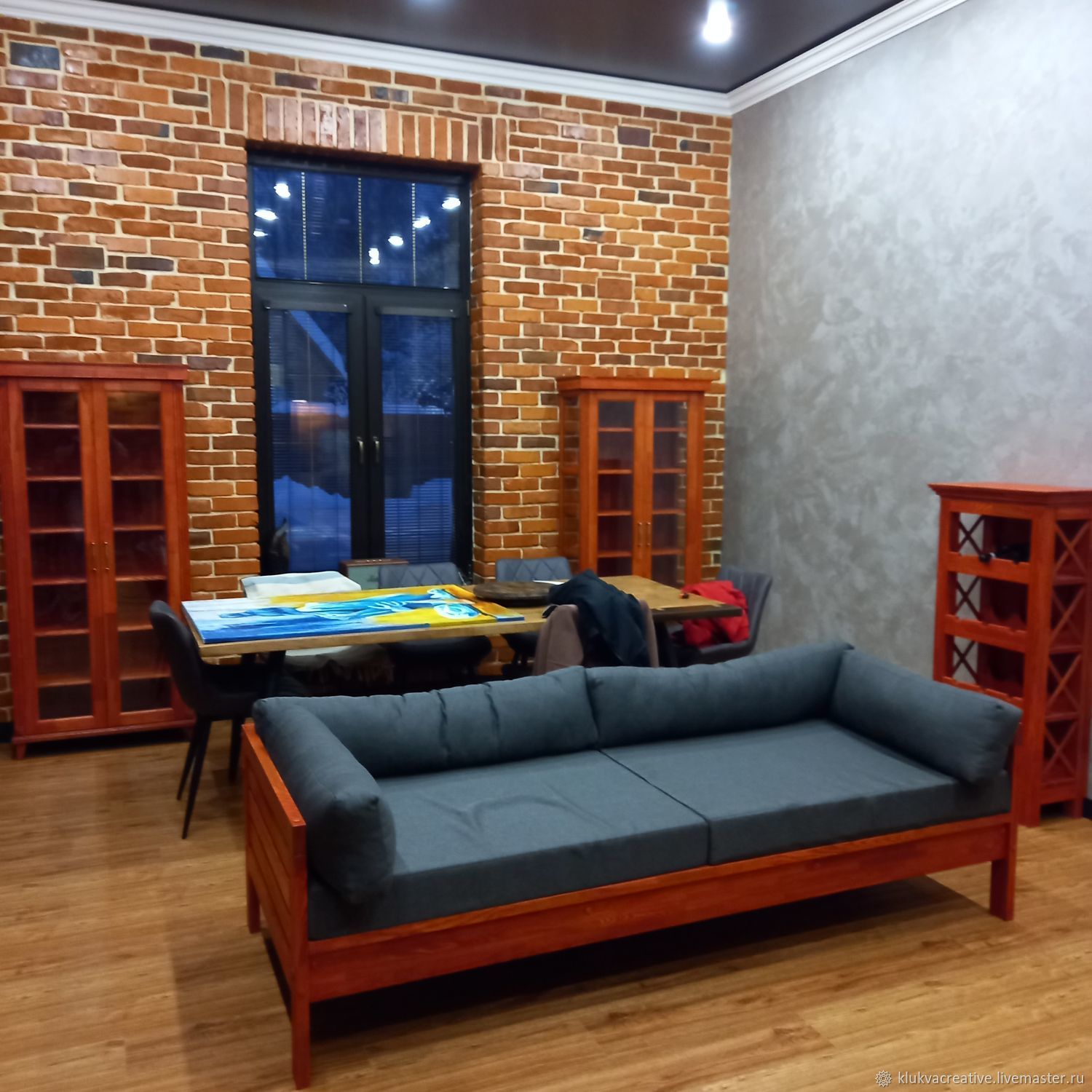 Диван из массива ясеня