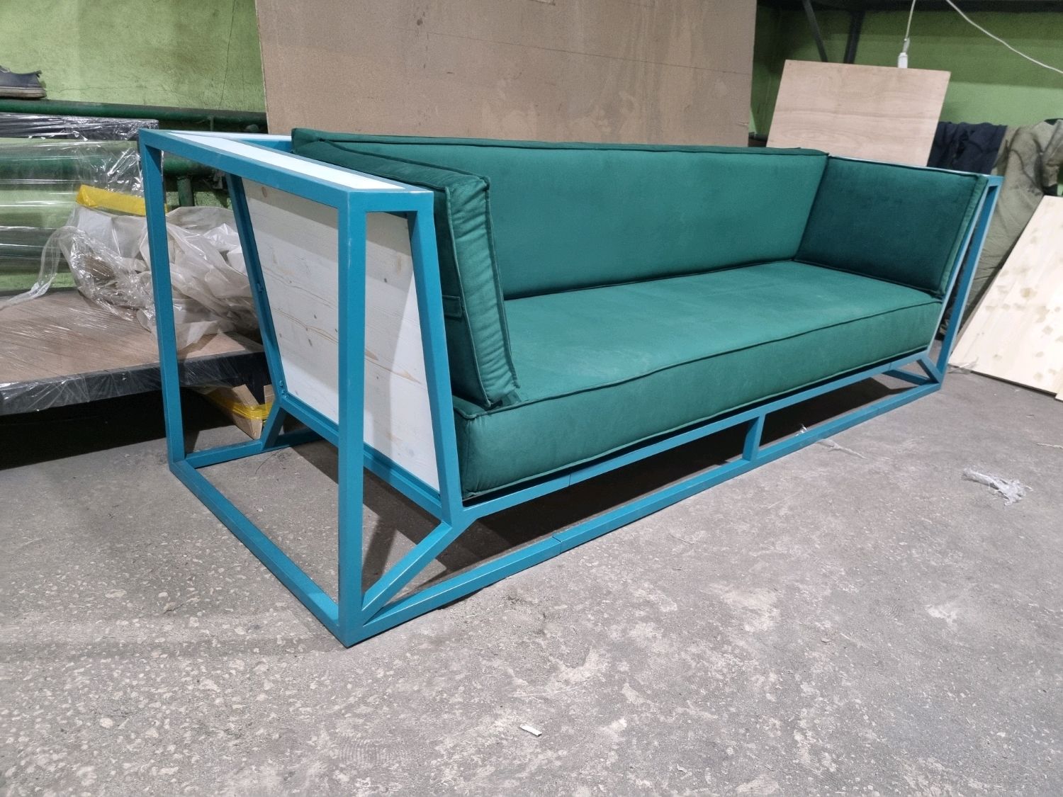 Диван в стиле Лофт