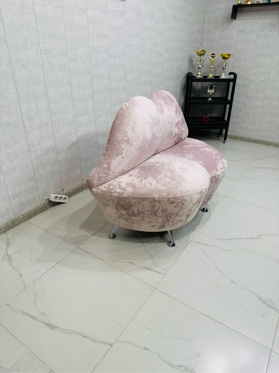 Диван мини губы 120 см