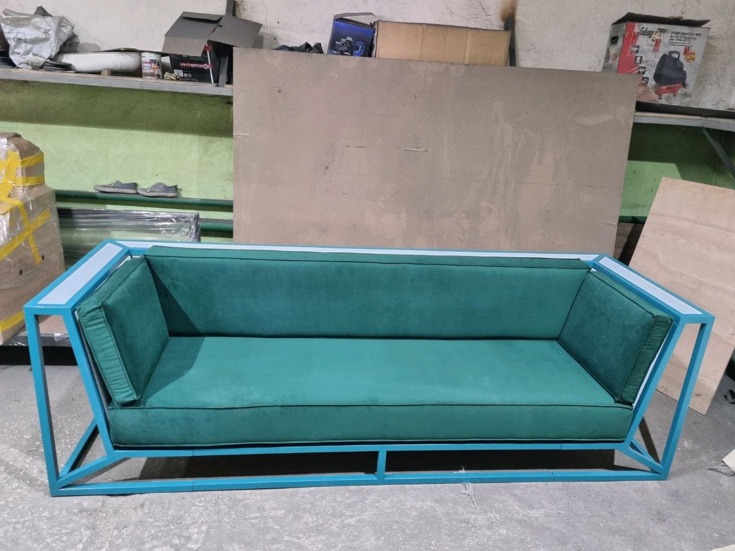 Диван в стиле Лофт