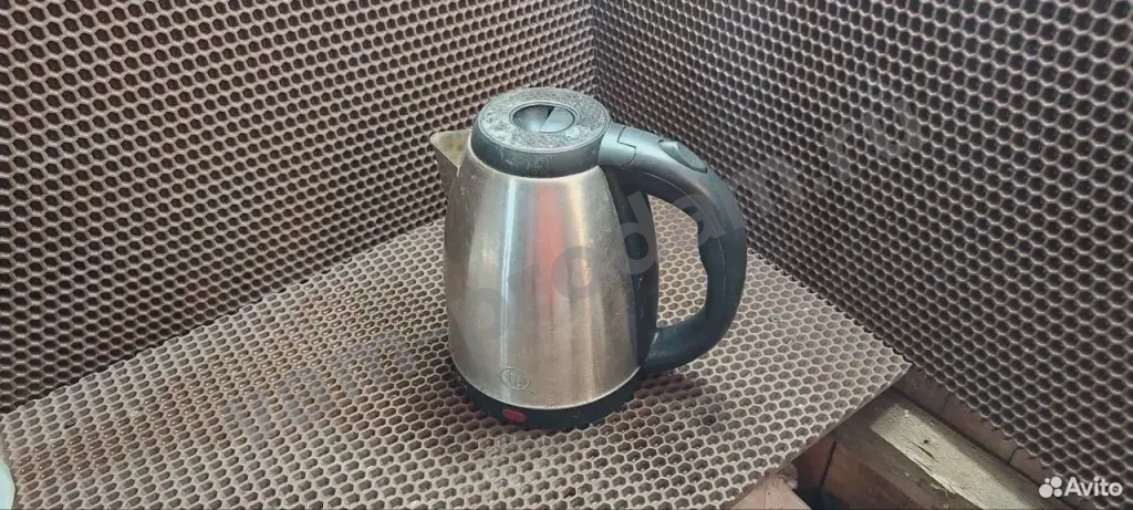 Электрочайник Hi EK-18S03 дефект