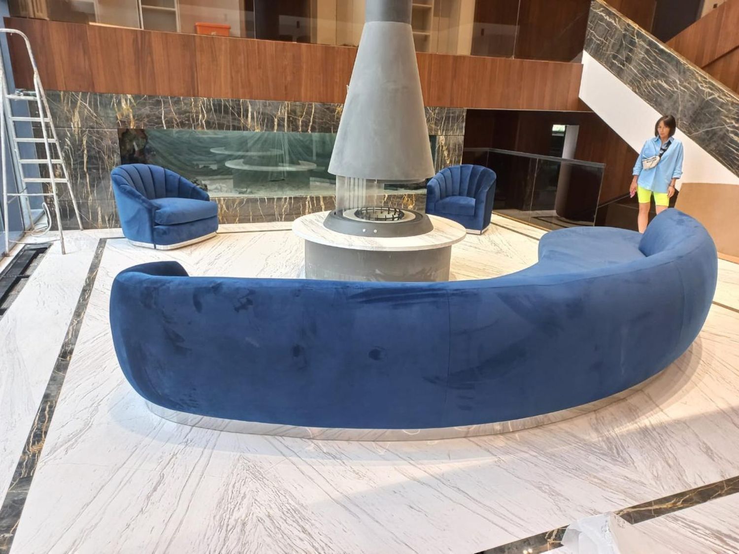 Диван полукруглый мягкий