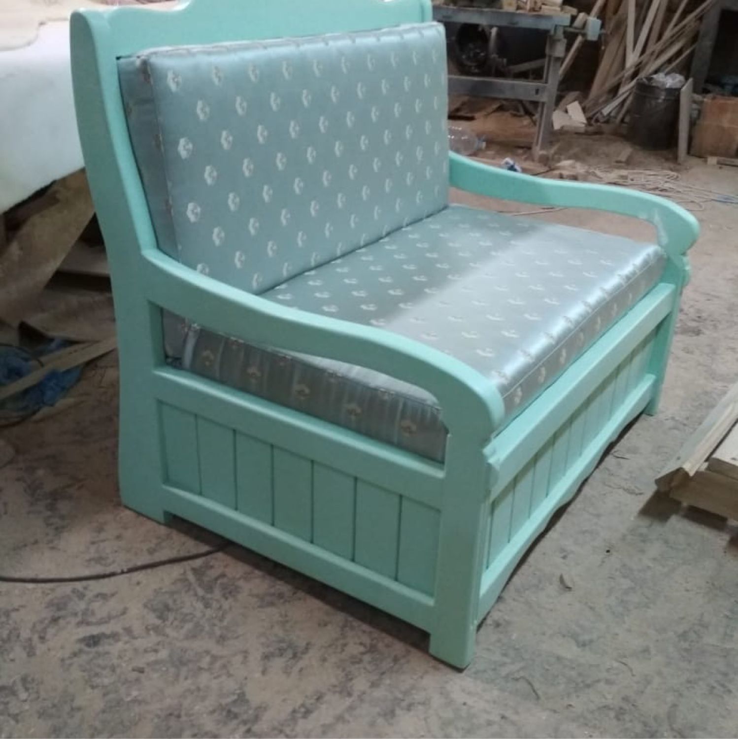 Диван двухместный