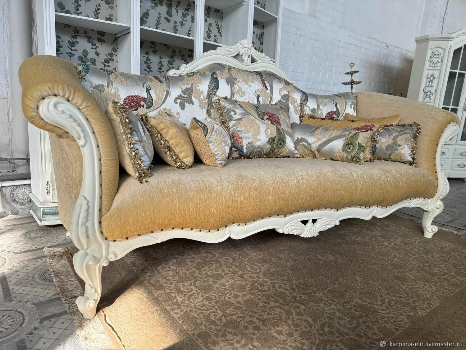 Диван новый в стиле Барокко, Италия, дерево бук