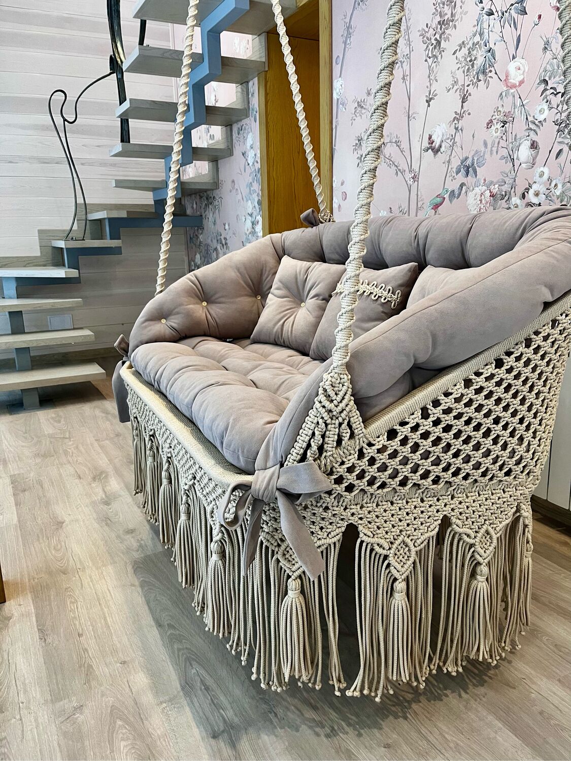 Диван подвесной плетеный