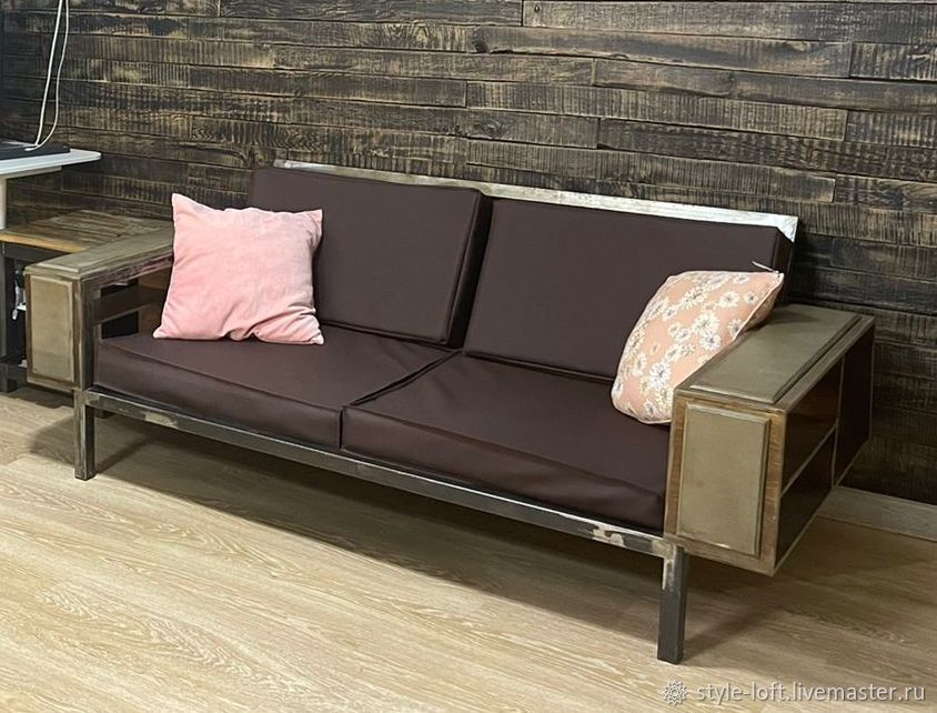 Диван в стиле лофт с полками