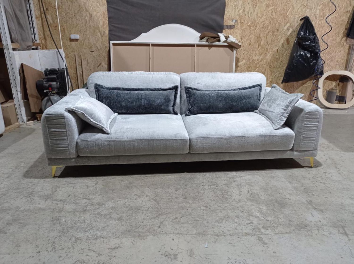 Диван прямой в наличии