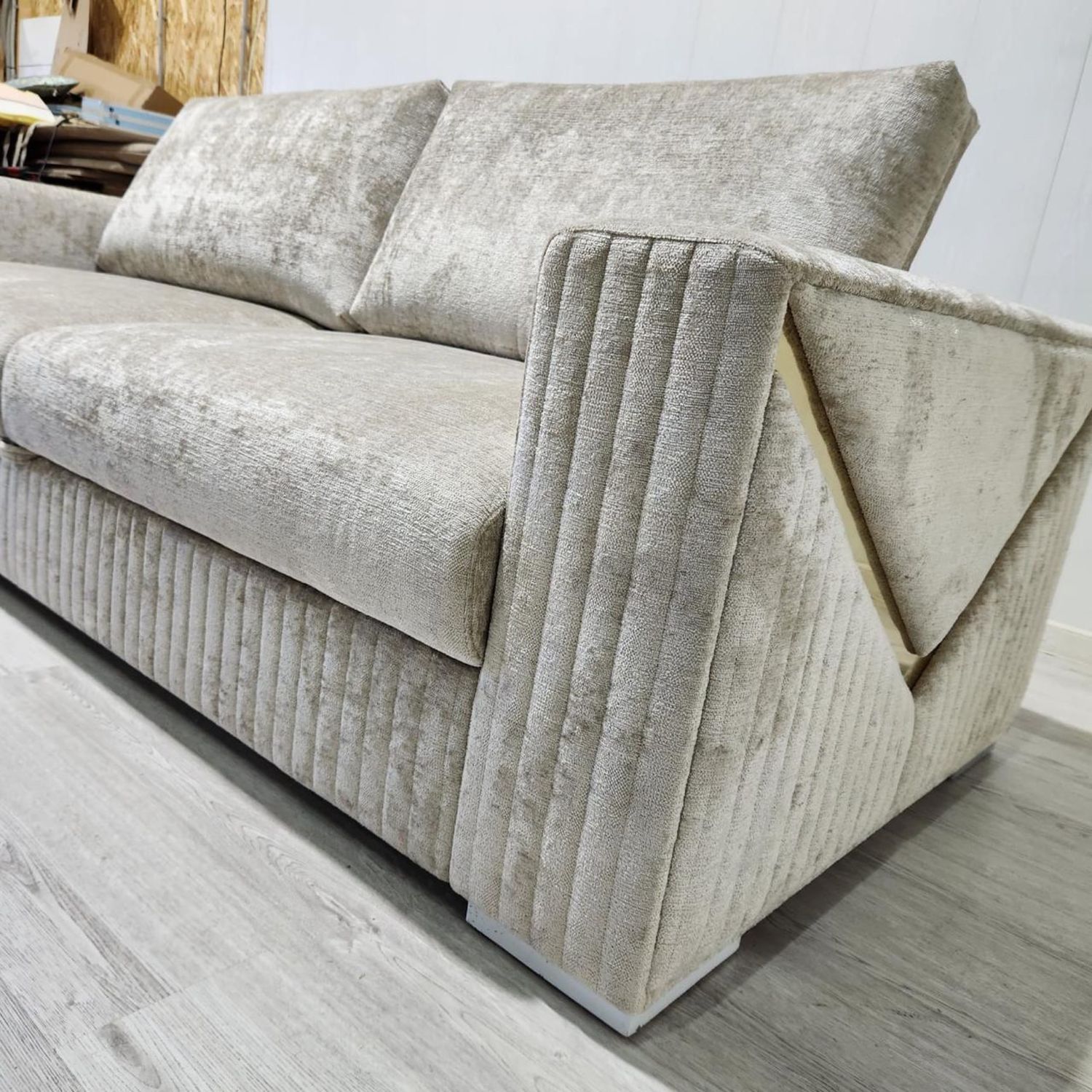 Диван прямой в наличии