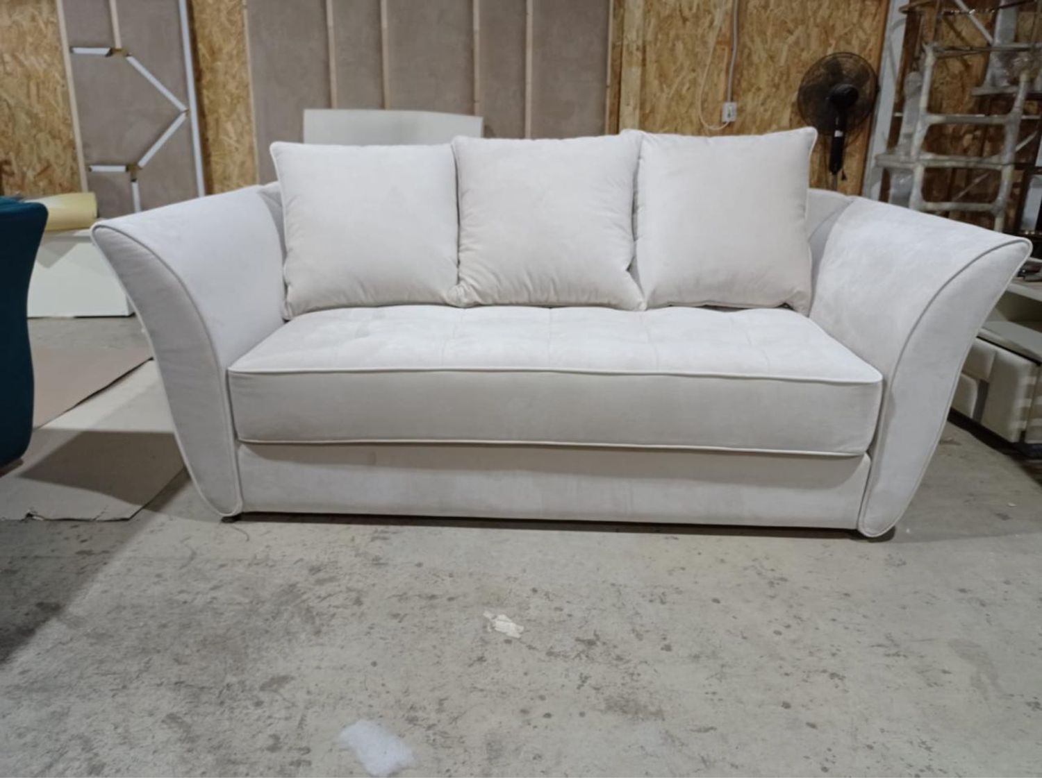 Диван прямой в наличии