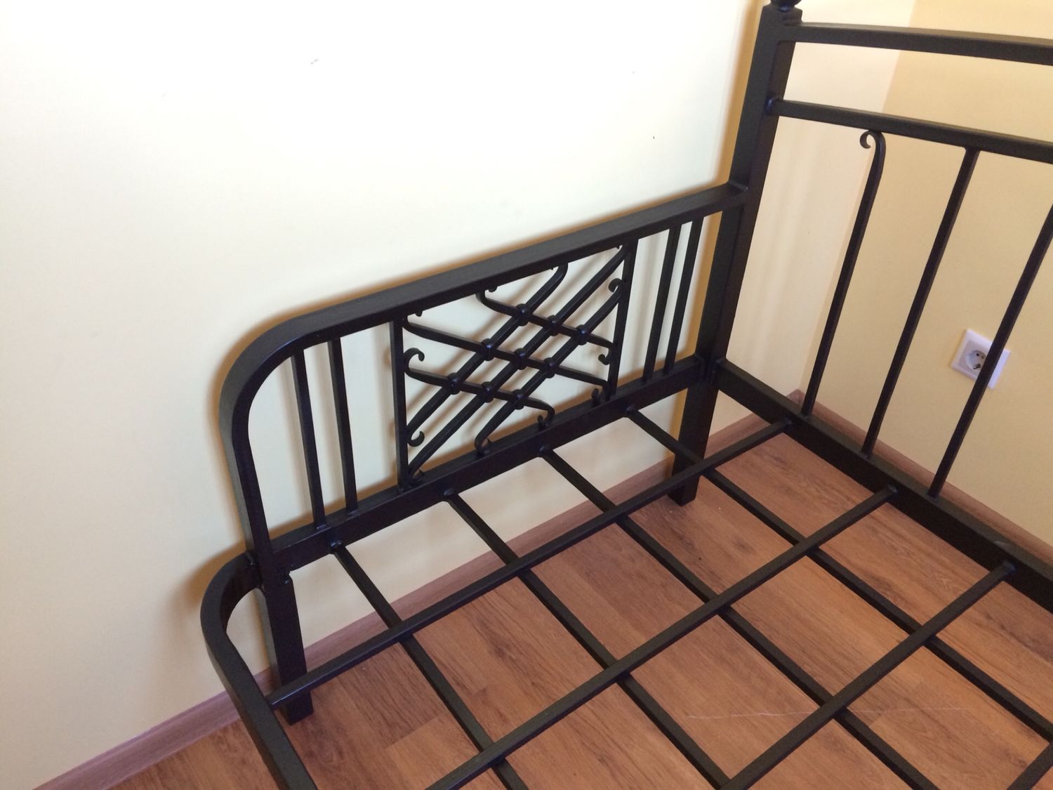 Диван кованый