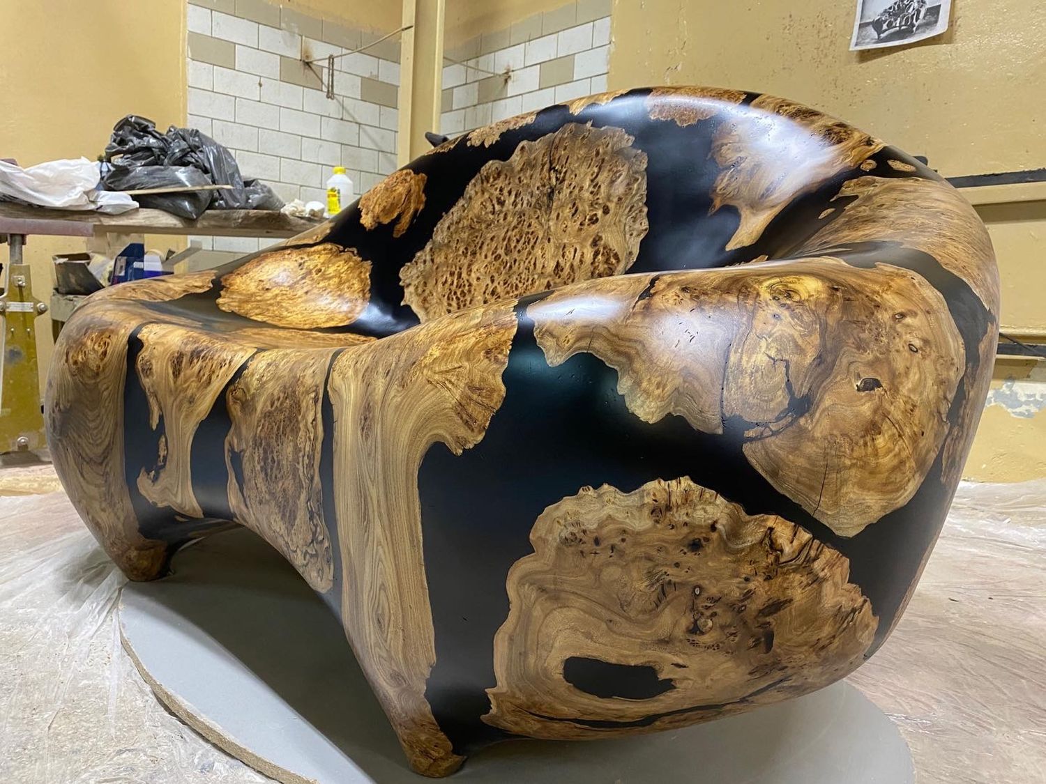 Диван из дерева