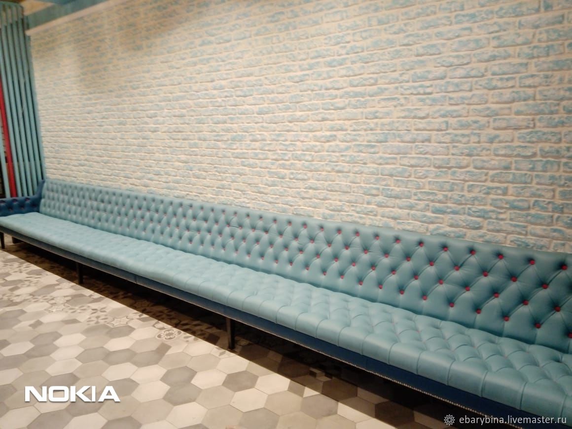 Диван в натуральной коже для кофейни Bodrero