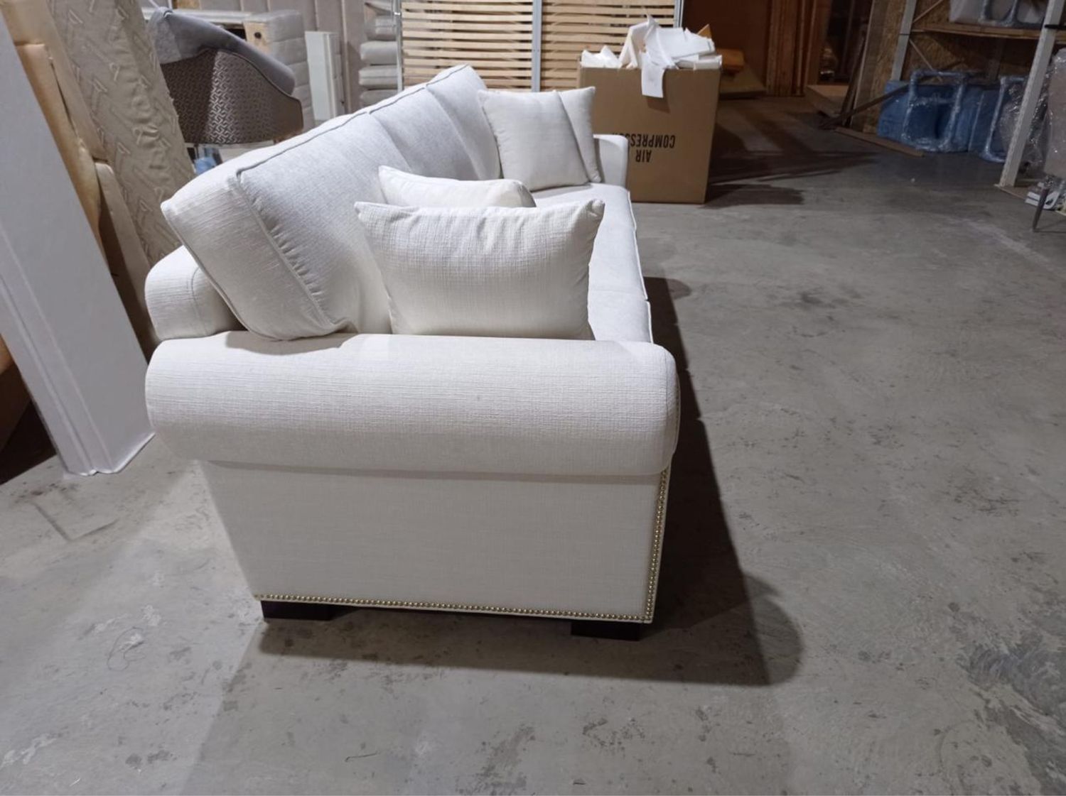 Диван прямой в наличии