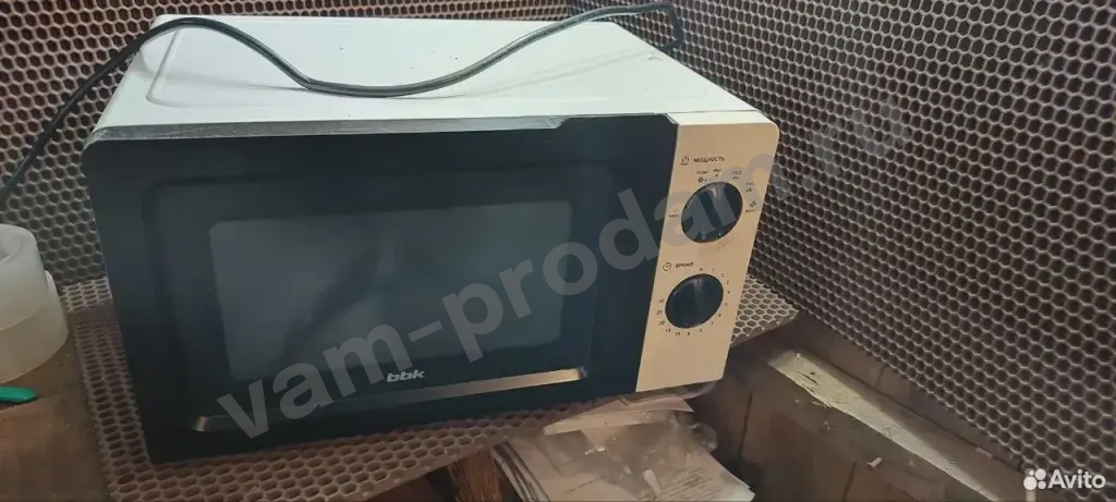 Микроволновая печь BBK 17MWS-783M/W на запчасти