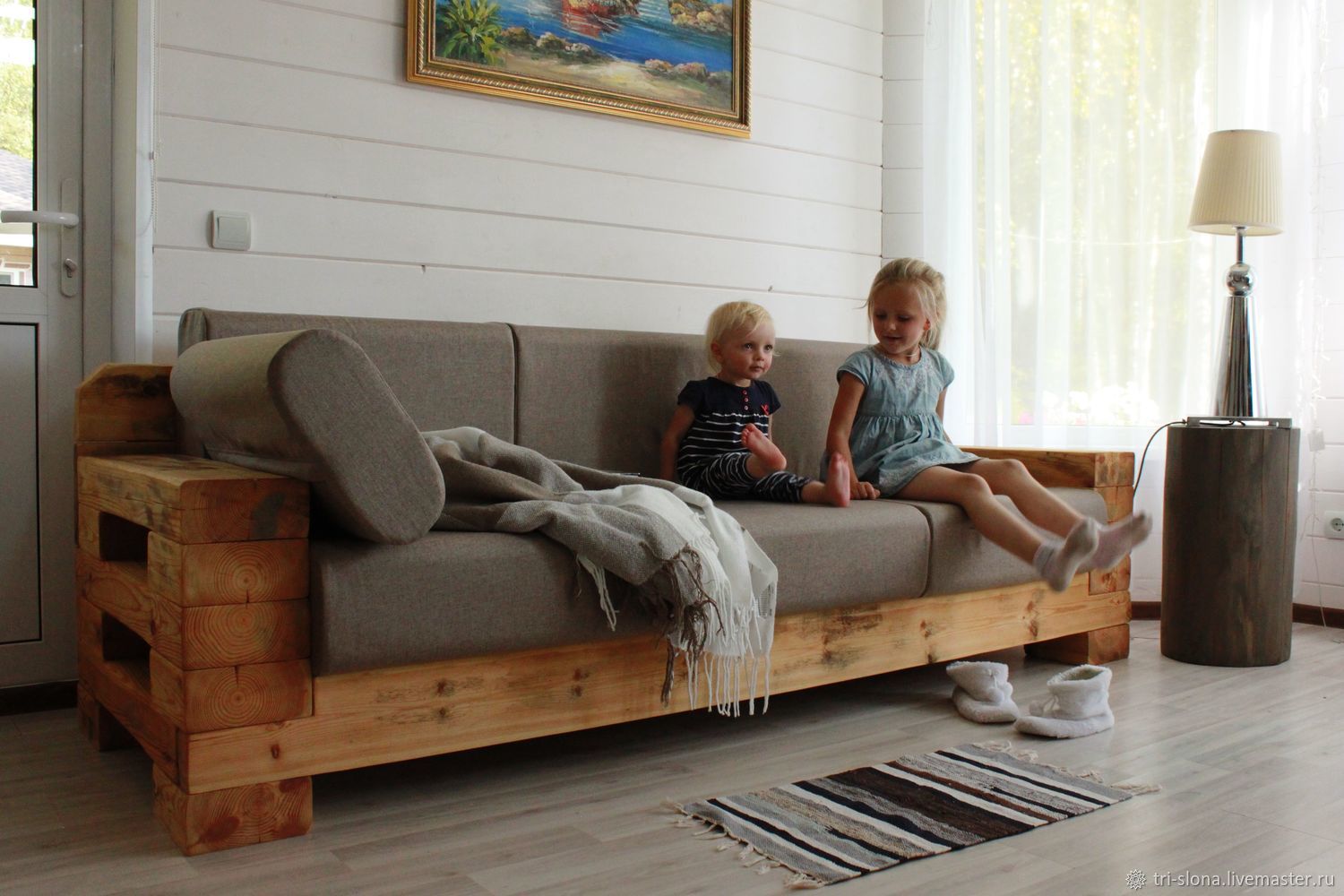 Диван из массива сосны