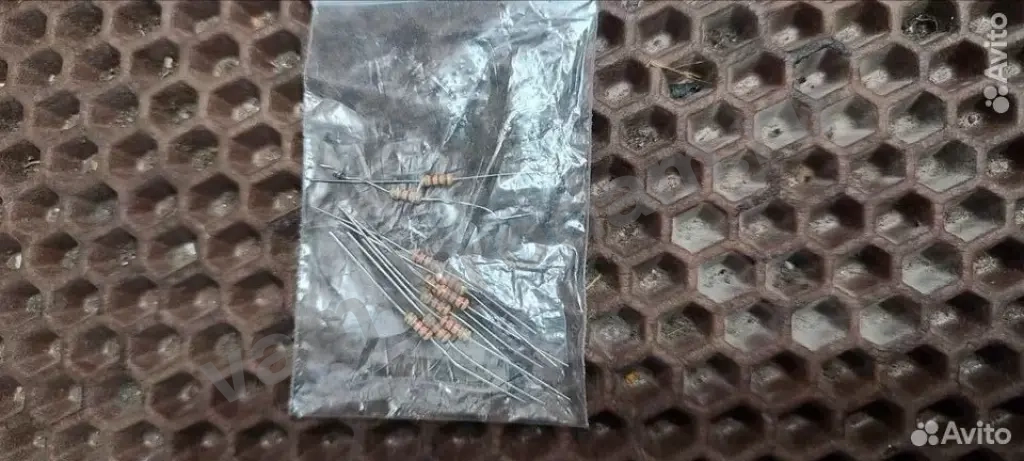 CF1/2W-10K Резистор углеродистый, THT, 10кОм, 0,5