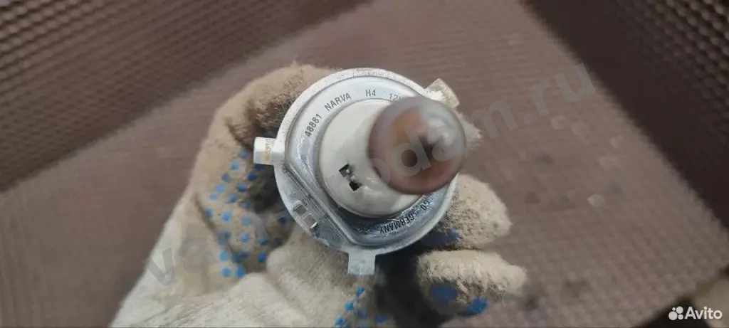 Продается Лампа автомобильная H4 Галогенная