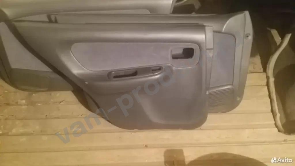 Дверные карты Nissan Sunny