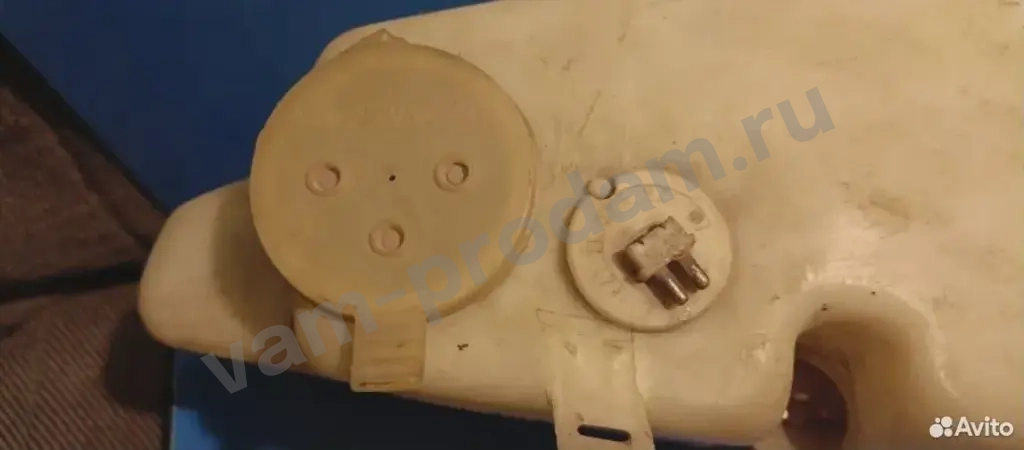 Датчик уровня в бачке омывателя