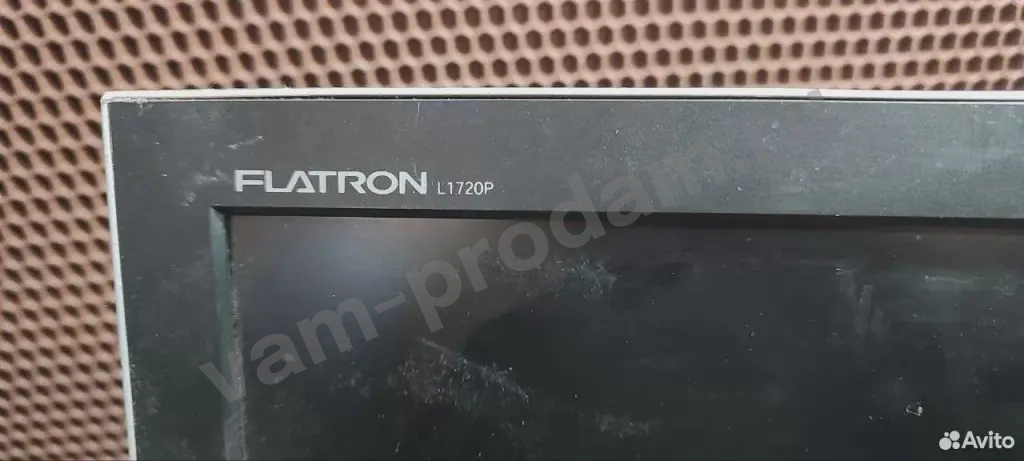 Монитор LG Flatron L1720P