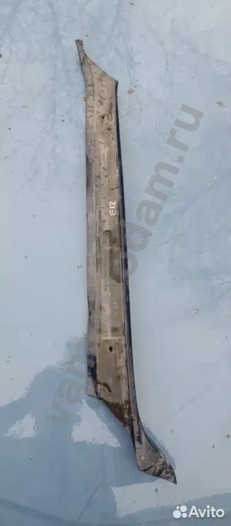 Обшивка стойки правая BMW 5-Series (E12) I рест