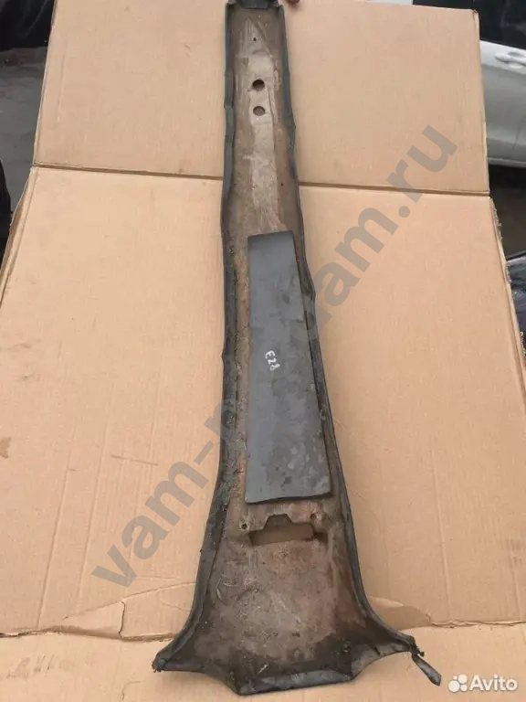 Обшивка стойки Bmw 520 E28 M20 1983