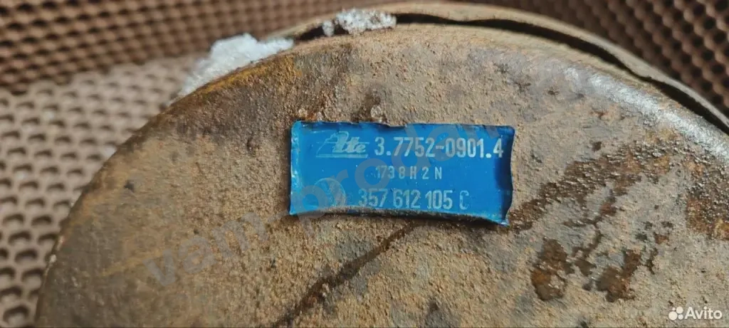 Вакуумник Volkswagen Passat B3 седан 2.0 9A