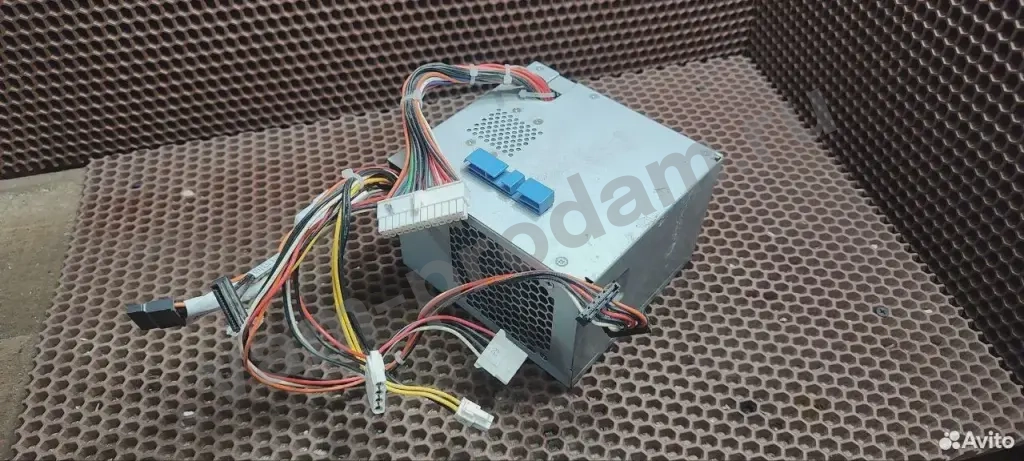 Блок питания фирмы dell