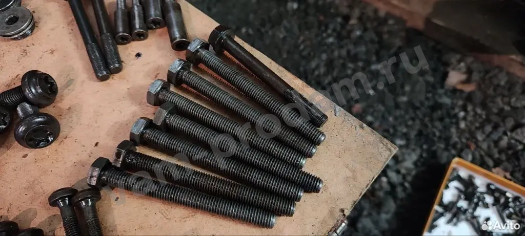 Болт постели коленвала n46