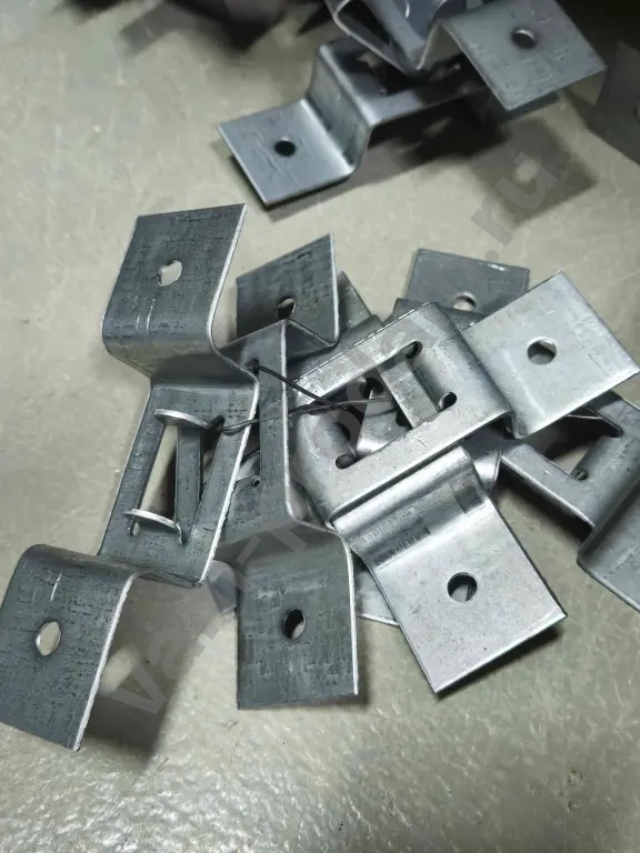 Настенный металлический стеллаж для гаража кладовки или пвз