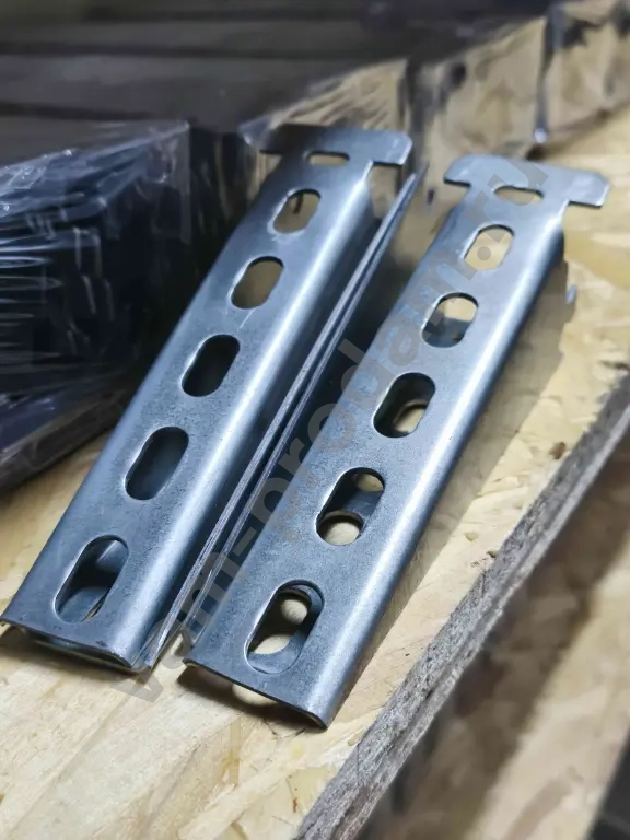 Настенный металлический стеллаж для гаража кладовки или пвз