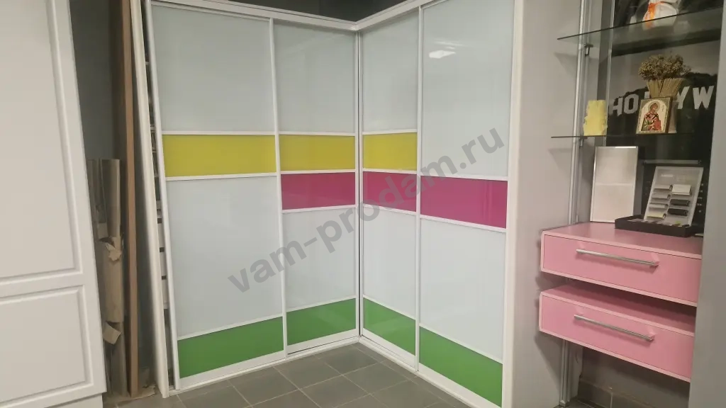 выставочный образец угловой гардеробной