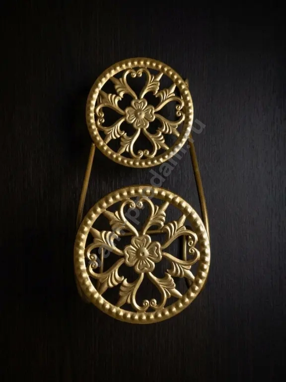 Подставка под горшки с цветами