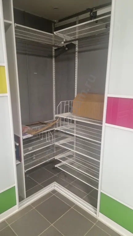 выставочный образец угловой гардеробной