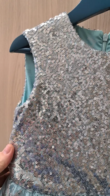 платье нарядное р-р 104