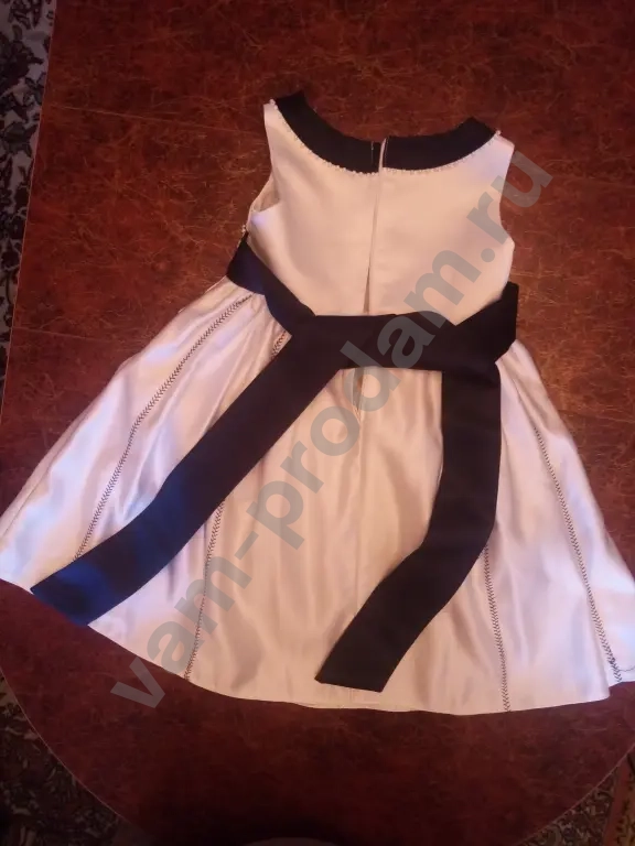 Платье атласное