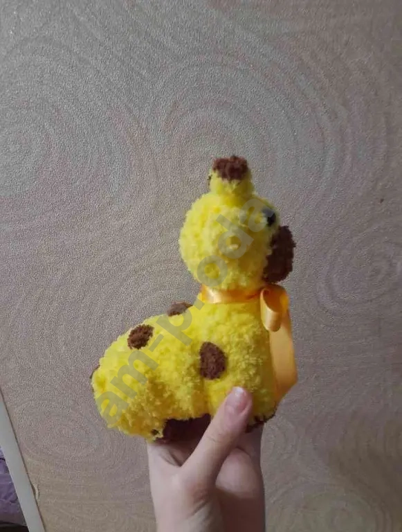 вязаная игрушка-жираф