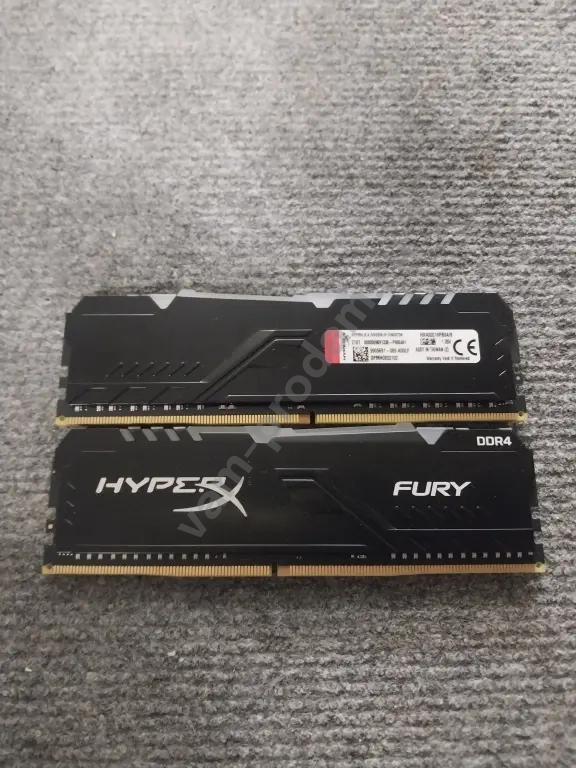 Модуль памяти HyperX FURY RGB 8 ГБ (HX432C16FB3A/8)