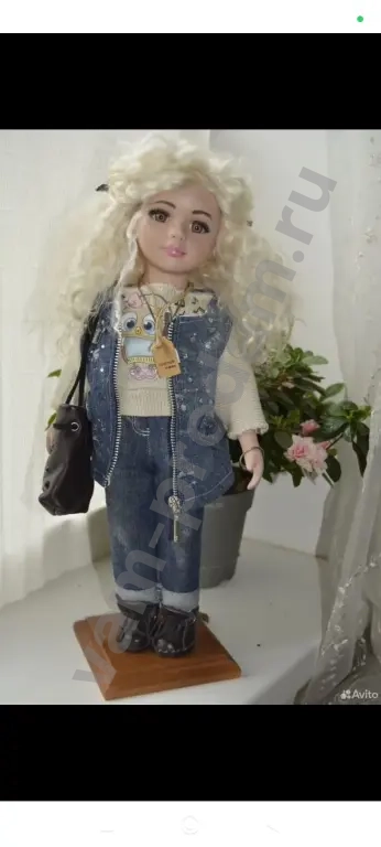 Фарфоровая кукла
