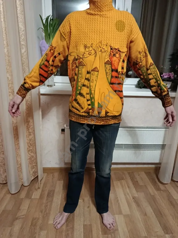 Свитер 46-48 размер Питерские коты.