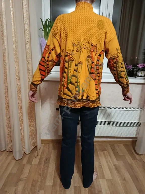 Свитер 46-48 размер Питерские коты.