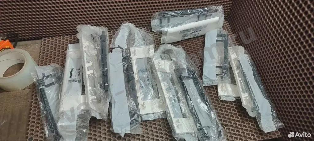 Lеgrаnd Моsаiс Суппорт/рамка на 6 модулей dlр