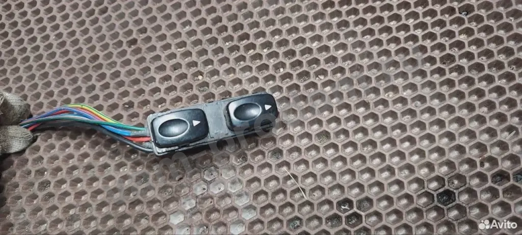 Блок кнопок стеклоподъёмников