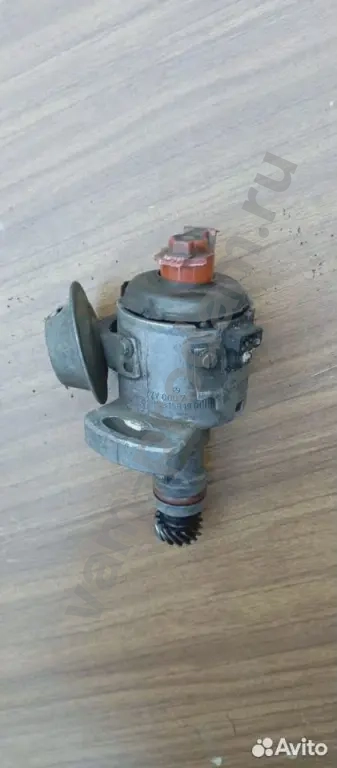 Распределитель зажигания (трамблер) 0031581901