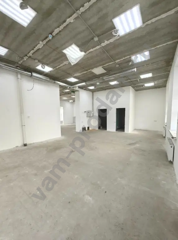 Помещение свободного назначения, 140 м², Собственник