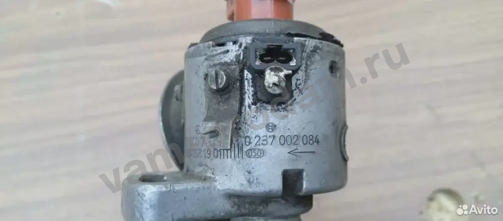 Распределитель зажигания (трамблер) 0031581901